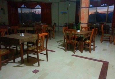 هتل دنا شیراز