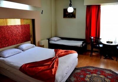 هتل نادری نو تهران