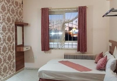 مهمانپزیر ممتاز مقدم مشهد