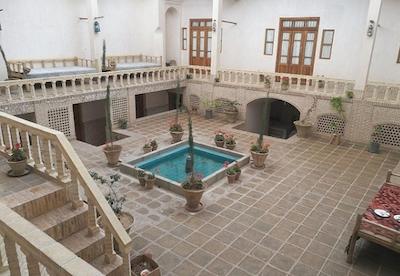 هتل کاشانه روشن اصفهان