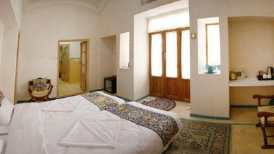 اقامتگاه سنتی کاشانه روشن