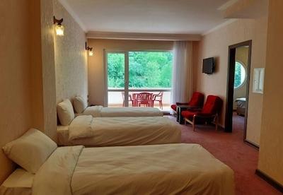 هتل شهرزاد لاهیجان