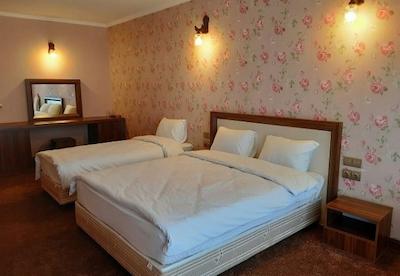 هتل شهرزاد لاهیجان