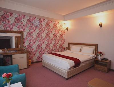 هتل شهرزاد لاهیجان