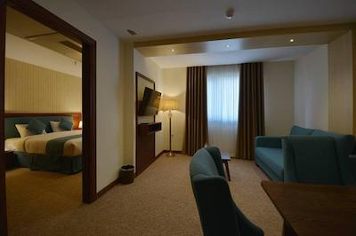 شیرازیس شیراز