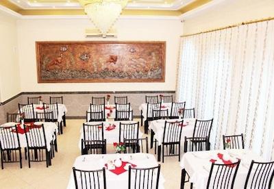 هتل آپارتمان قصر خورشید