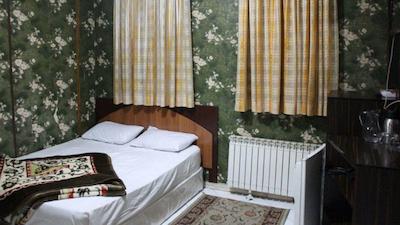 هتل آپارتمان آذر