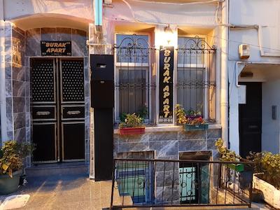 بوراک آپارت اتل