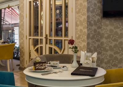 ایماپایر سویت هتل