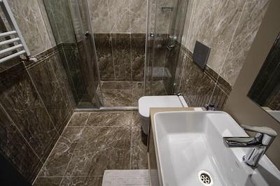 هیدن هیلز استانبول ایرپورت