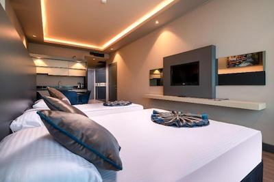 هیدن هیلز استانبول ایرپورت