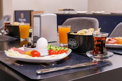 هیدن هیلز استانبول ایرپورت