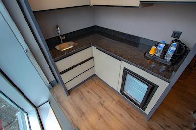 هیدن هیلز استانبول ایرپورت