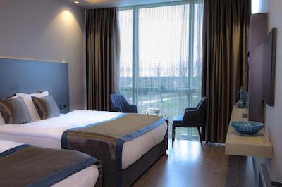 هیدن هیلز استانبول ایرپورت