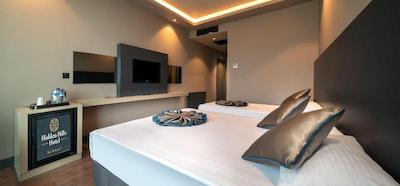 هیدن هیلز استانبول ایرپورت