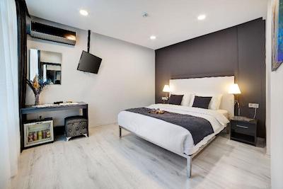 لایم گاردن هتل