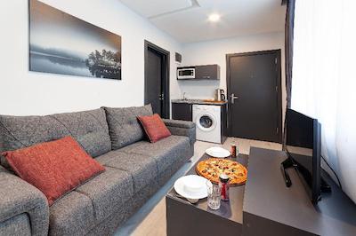 لایم گاردن هتل