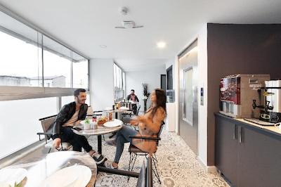 لایم گاردن هتل