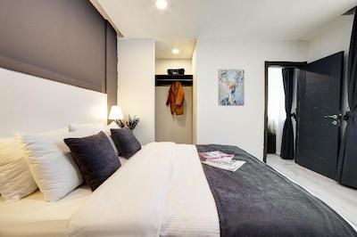 لایم گاردن هتل