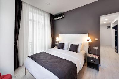 لایم گاردن هتل