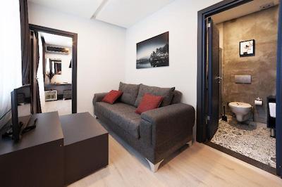 لایم گاردن هتل