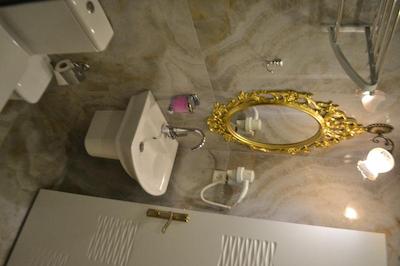 کنستانتیلوپلیس هتل