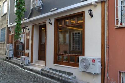 کنستانتیلوپلیس هتل