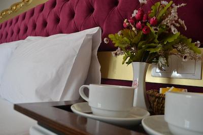 کنستانتیلوپلیس هتل