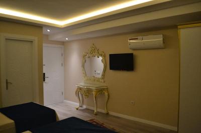 کنستانتیلوپلیس هتل