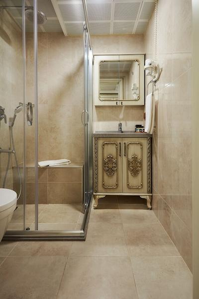 سیزن بوراک هتل