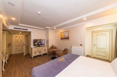 سیزن بوراک هتل