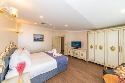 سیزن بوراک هتل