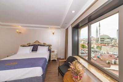 سیزن بوراک هتل