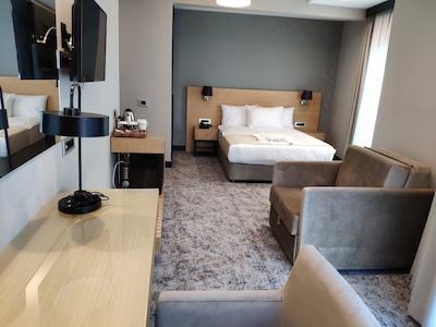 تریادا هتل کاراکوی