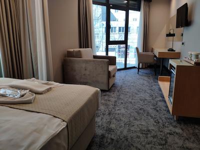 تریادا هتل کاراکوی