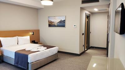 تریادا هتل کاراکوی