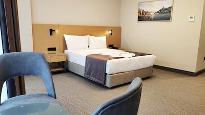 تریادا هتل کاراکوی