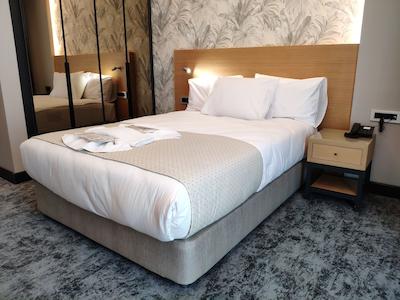 تریادا هتل کاراکوی