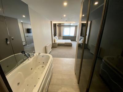 تریادا هتل کاراکوی