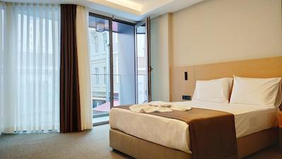 تریادا هتل کاراکوی