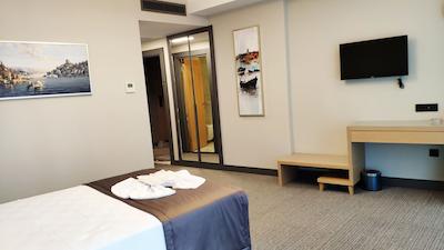 تریادا هتل کاراکوی