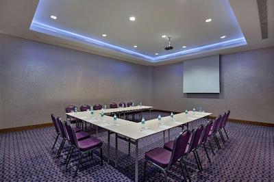 هامپتون بای هیلتون استانبول کایا سهیر