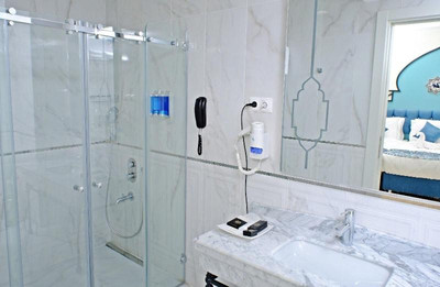 هتل کرالیس
