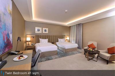 گرند کازموپولیتن هتل