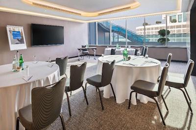 رادیسون بلو هتل دبی کانال ویو