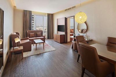 رادیسون بلو هتل دبی کانال ویو