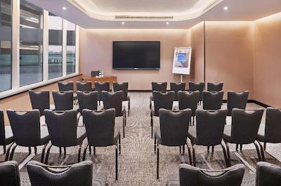 رادیسون بلو هتل دبی کانال ویو