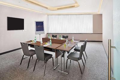 رادیسون بلو هتل دبی کانال ویو