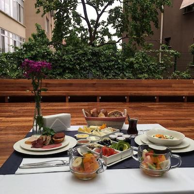 آدا سویتز نیشانتاشی