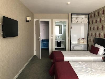 ارا پالاس هتل